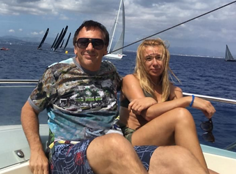 Алена Апина разводится с мужем после 25 лет брака