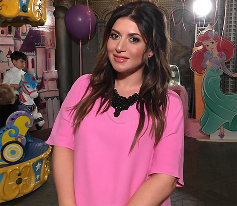 Певица Жасмин родила третьего ребенка