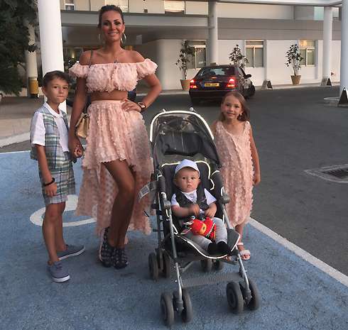 Инна Жиркова восемь дней отдыхала со своими тремя детьми на Кипре