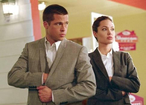 Питт пытался выкупить у Джоли опеку над детьми