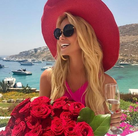 Четыре дня отмечает Лопырева свое рождение, и все без Баскова