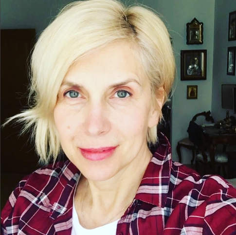 «Дитя заката»: Свиридова позирует в розовом бикини