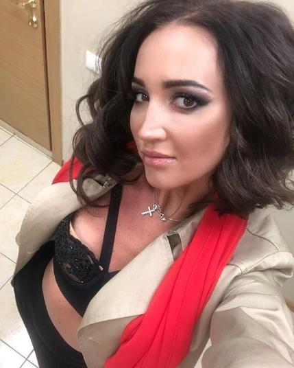 «Над ними ржет вся страна»: Бузова высказалась о свадьбе экс-супруга