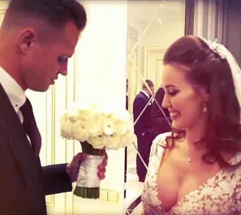 Молодая жена Дмитрия Тарасова заговорила о разводе