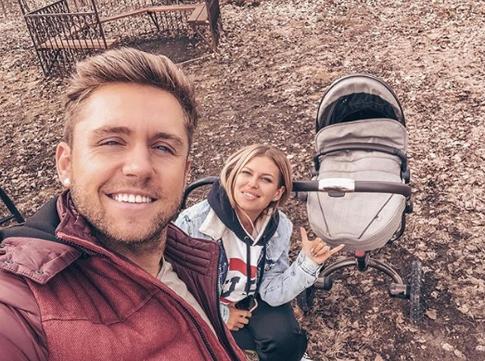 Дакота и Соколовский отметили первый день рождения дочери