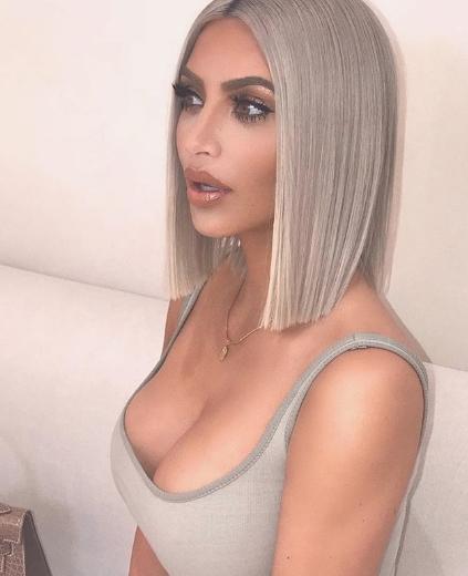 4-летняя дочь Ким Кардашьян сняла маму топлес