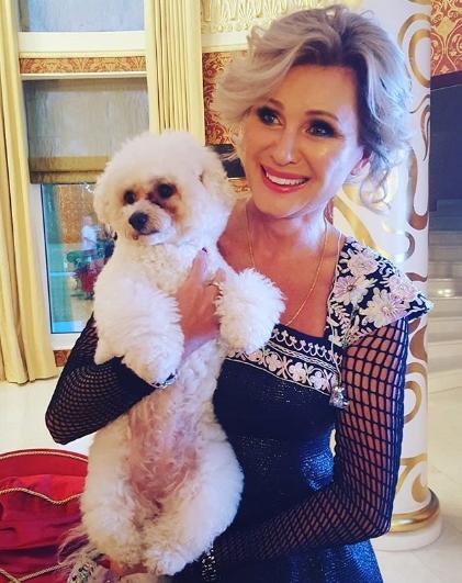 54-летняя Вика Цыганова станет участницей «Дома−2»