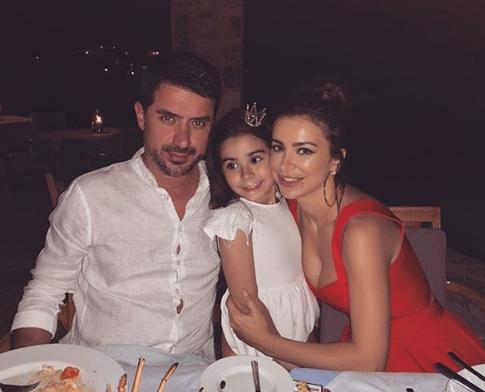 Муж Лорак развлекается с содержанками и игнорирует ребенка