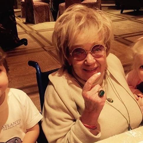 «Великая, родная, близкая»: звездные друзья скорбят о Галине Волчек