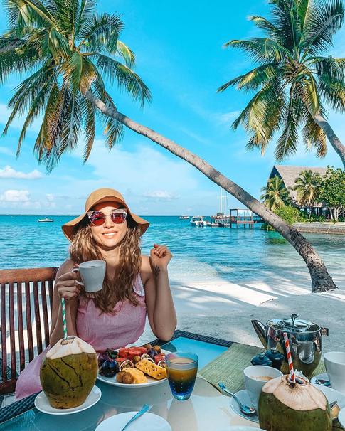 Анфиса Чехова не боится позировать топлес