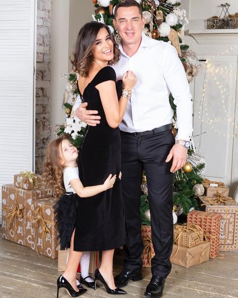 Муж трогательно поздравил Бородину с двойным праздником