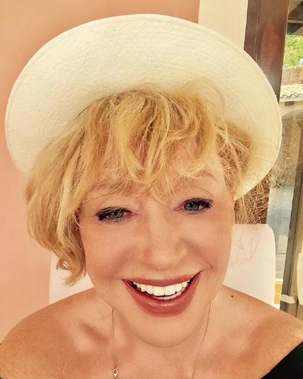 Пугачева купила участок на Кузьминском кладбище