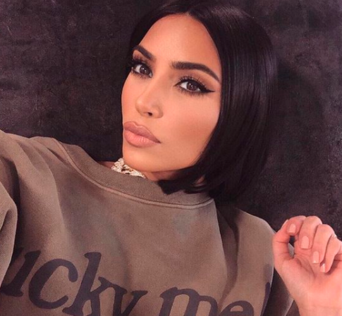 Ким Кардашьян показала фотографию без макияжа