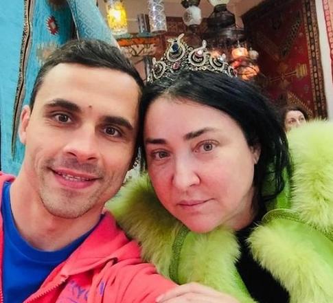 Муж не может претендовать на имущество Лолиты