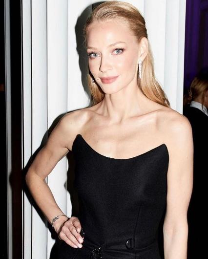 «Летать не вредно»: Ходченкова станцевала на шесте