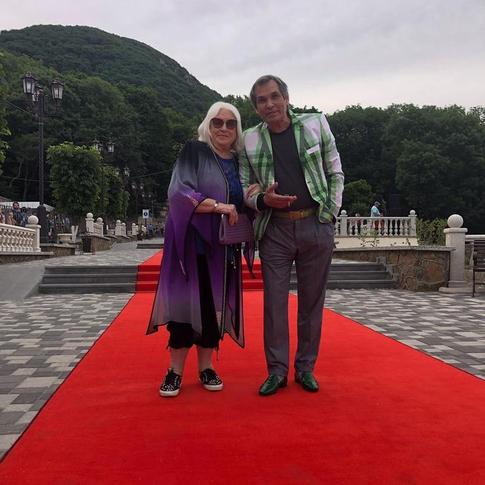 Алибасов хочет вернуть права на подаренную ему квартиру