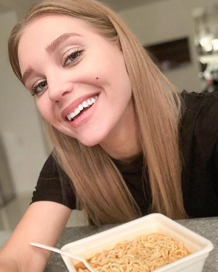 Асмус заявила, что переходит на 18-разовое питание