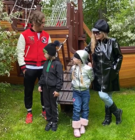 Максим Галкин поделился новым видео с Гарри