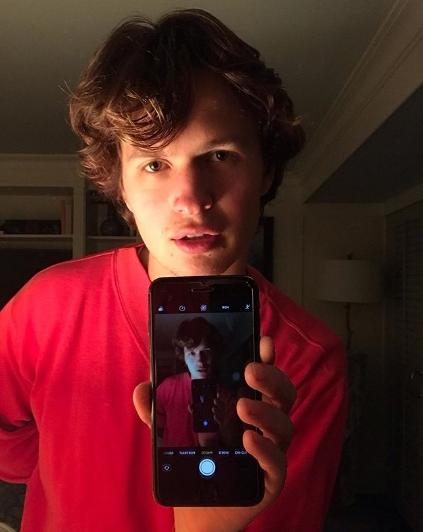 Энсел Эльгорт высказался о своих отношениях с несовершеннолетней