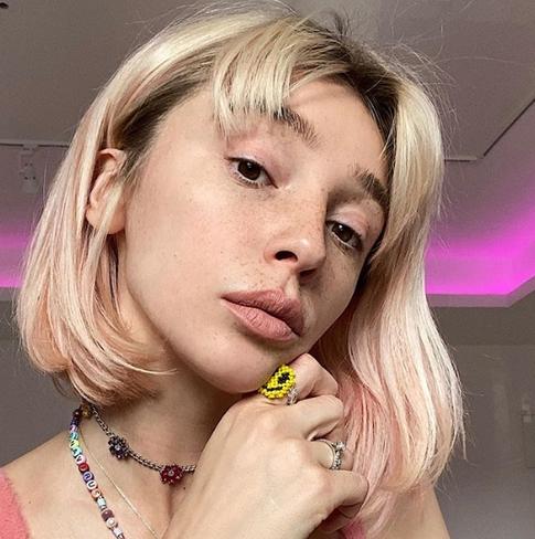 Ивлееву раскритиковали за скромную квартиру матери