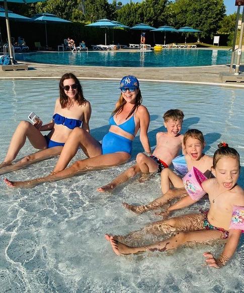 Беременная Подольская улетела на отдых в Турцию