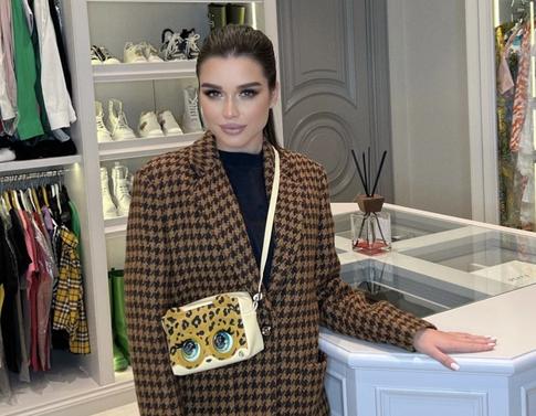 «Хвастается, что спит с Бородиной»: Ксению подозревают в измене в браке с Омаровым