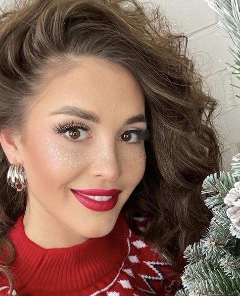 Анна Бузова впервые высказалась о конфликте с сестрой и подругами