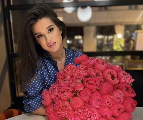 Бородина подарила младшей дочери серьги почти за миллион рублей