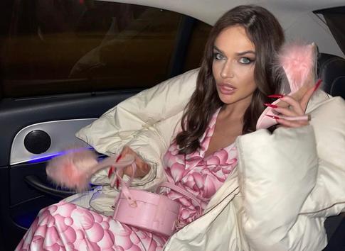 Водонаева призналась в пластике груди: «Отдала миллион рублей»