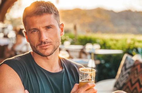 Лазарев показал, как дети трогательно поздравили его с днем рождения