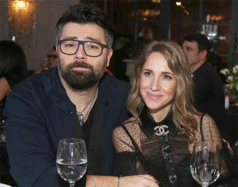 Алексей Чумаков прокомментировал слухи о второй беременности жены