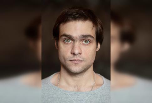 Сын Михаила Ефремова выпал из окна в Москве