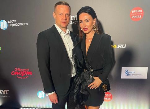 «Первый муж комом»: жена Вячеслава Малафеева устроила вечеринку в честь развода