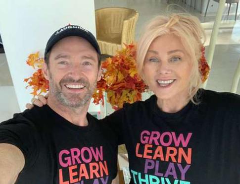 «Дерьмо случается»: Деборра Ли-Феррнесс высказалась о разводе с Хью Джекманом