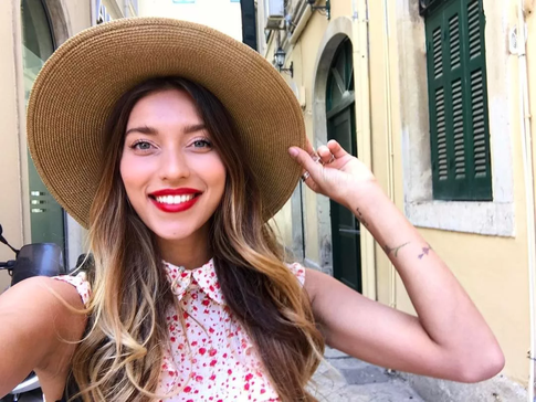 Тодоренко улетела в Дубай, оставив Топалову больных сыновей