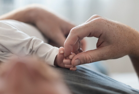 В российских роддомах уменьшилось количество отказов от новорожденных