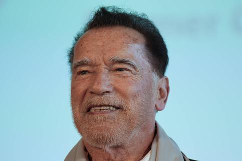 «Постарел на 200 лет»: свежее фото Шварценеггера расстроило его поклонников