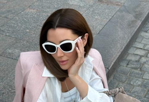 Беременная Анна Заворотнюк объяснила, почему возвращается в Россию