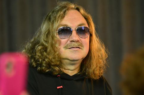 Игорь Николаев поздравил молодую жену с 14-летием совместной жизни