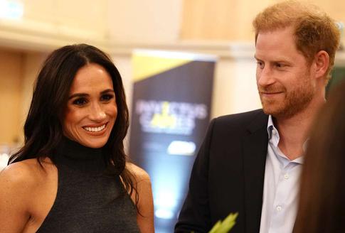 «Взгляд олененка»: интернет-пользователи обсудили редкий выход Маркл и принца Гарри