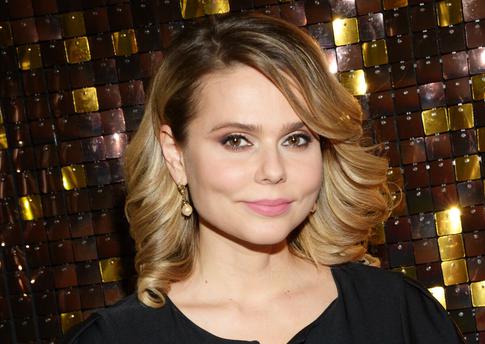 Бывшая «блестящая» Ксения Новикова свозила сыновей во Вьетнам