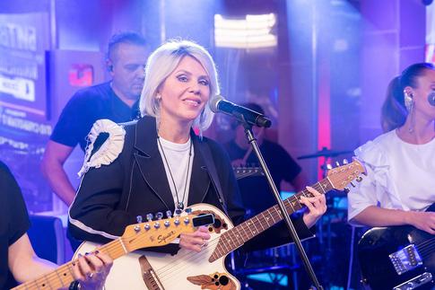 «Я маленькой была, когда мы начинали»: Анастасия Макаревич о рождении группы «Лицей»