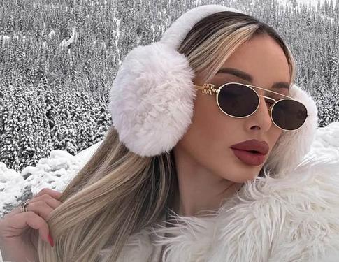 Маленькие покупки, которые обновят зимний гардероб без больших трат