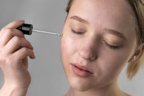 Салициловая кислота: действительно ли она помогает от акне и высыпаний