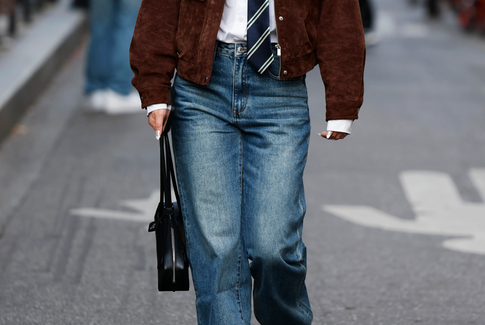 Кофе и «сигареты» — самые модные джинсы зимы, с какой обувью их носить