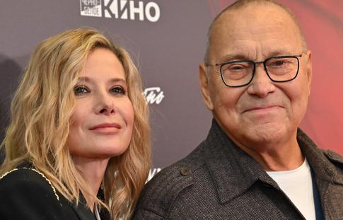 Юлия Высоцкая стала многодетной мамой — актриса и ее супруг удочерили девочку