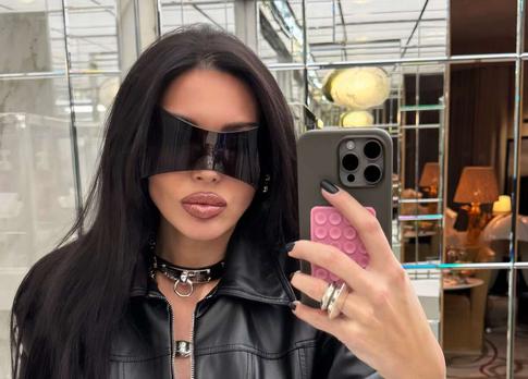 «Я бездомная»: Самойлова объяснила, почему у нее не будет «фееричной елки»