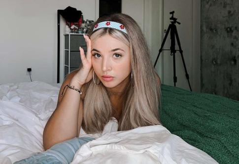 Тиктокерша Аня Покров нарядилась в Мэрилин Монро в особый день