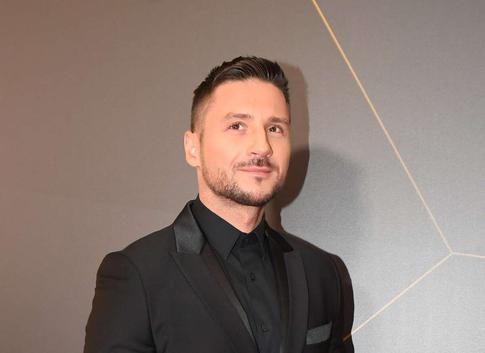 Лазарев обнародовал забытые кадры из популярного телешоу с собой и Пельшем