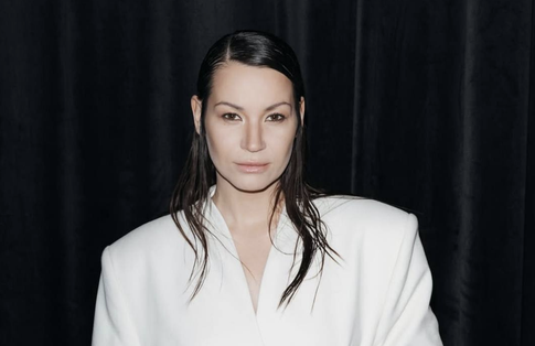 Ида Галич совершила редкий выход в свет: счастливая и с женихом